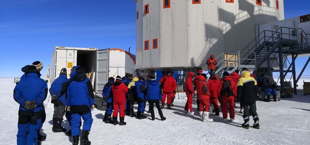 Tekon Electronics arrives to the cold Antarctica